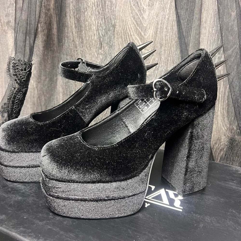 Spiked Velvet Heals - Picture 6 of 6